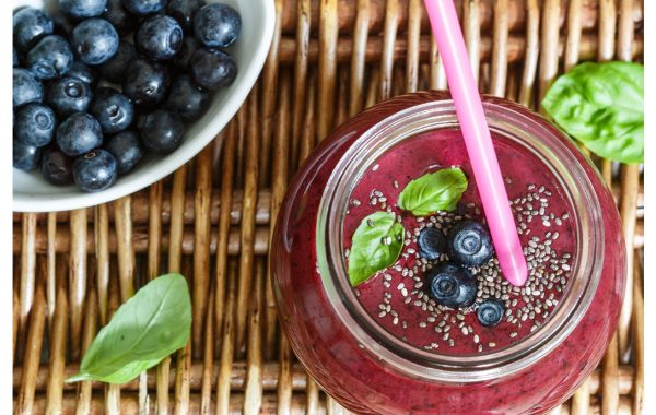 Smoothie délicieux aux bleuets, au kale et melon