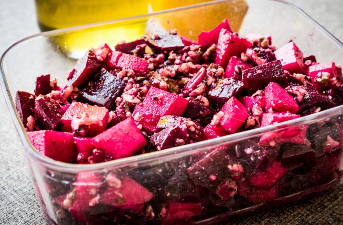Salade de betterave, pomme et noix de Grenoble